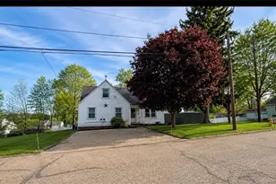 375 E Huston St, Barberton, OH 44203 - Photo 2