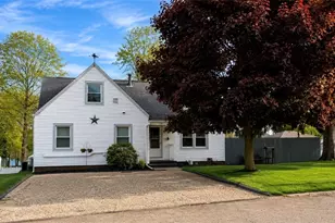 375 E Huston St, Barberton, OH 44203 - Photo 1