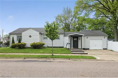 1043 Slosson Street, Akron, OH 44320 - Photo 2
