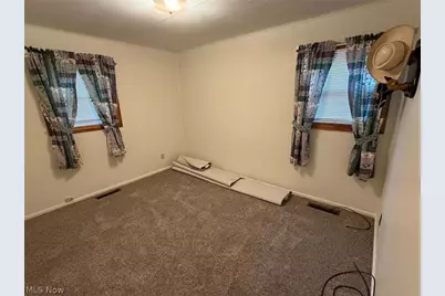 1939 Midway Avenue NE, Canton, OH 44705 - Photo 16