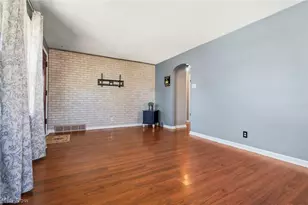 1437 Deville Ave NW, Canton, OH 44708 - Photo 4