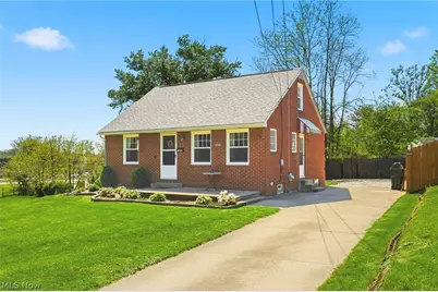 1437 Deville Avenue NW, Canton, OH 44708 - Photo 2