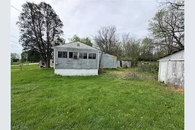 3127 Varley Avenue SW, Canton, OH 44706 - Photo 6