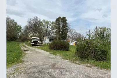 3127 Varley Avenue SW, Canton, OH 44706 - Photo 2