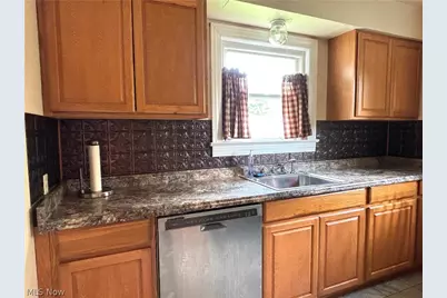 145 S Vine Street, Columbiana, OH 44408 - Photo 16