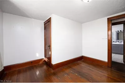 241 24th Street NW, Barberton, OH 44203 - Photo 12
