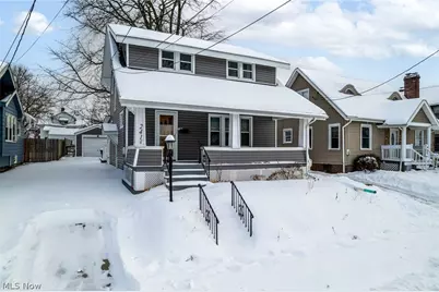 241 24th Street NW, Barberton, OH 44203 - Photo 2