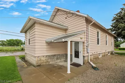 1515 E 3rd Street, Port Clinton, OH 43452 - Photo 6