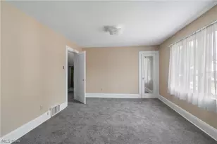 1182 Tampa Ave, Akron, OH 44314 - Photo 24
