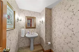 8730 Bainbridge Rd, Chagrin Falls, OH 44023 - Photo 16