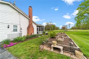 8730 Bainbridge Rd, Chagrin Falls, OH 44023 - Photo 36