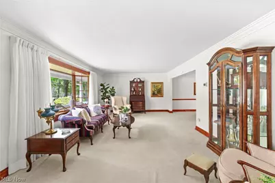 8730 Bainbridge Road, Chagrin Falls, OH 44023 - Photo 4