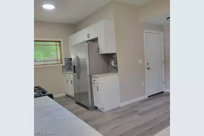 2663 W 28th Place, Loveland, OH 44113 - Photo 6