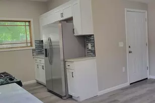 2663 W 28th Pl, Loveland, OH 44113 - Photo 6
