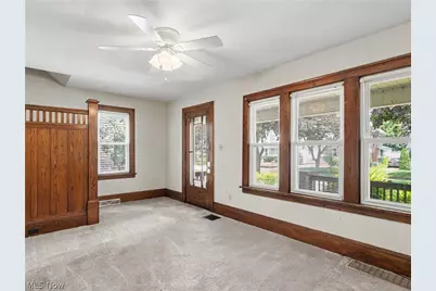 190 E Brookside Avenue, Akron, OH 44301 - Photo 6