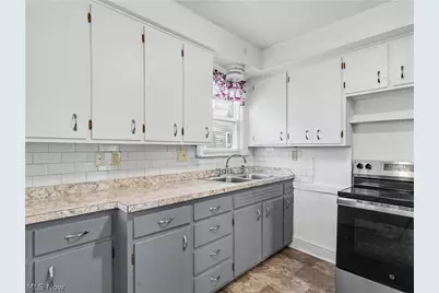 190 E Brookside Avenue, Akron, OH 44301 - Photo 12