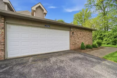 2708 Shakespeare Lane #2708, Avon, OH 44011 - Photo 2