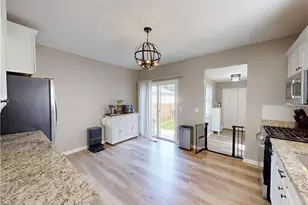 1461 Iroquois Ave, Mayfield Heights, OH 44124 - Photo 4