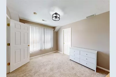1461 Iroquois Avenue, Mayfield Heights, OH 44124 - Photo 26