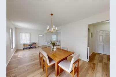 1461 Iroquois Avenue, Mayfield Heights, OH 44124 - Photo 12