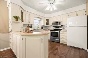 35671 Chesterfield Dr, North Ridgeville, OH 44039 - Photo 12