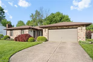 35671 Chesterfield Dr, North Ridgeville, OH 44039 - Photo 2