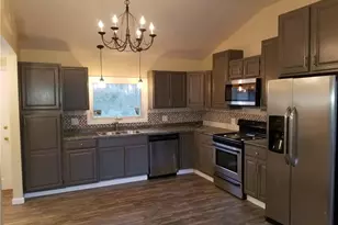 2443 Amberly Dr, Youngstown, OH 44511 - Photo 2