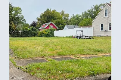 902 Chinook Avenue, Akron, OH 44305 - Photo 2