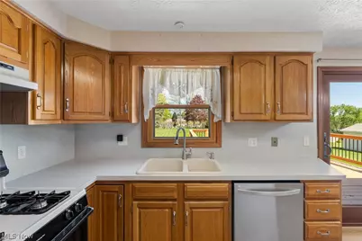 11074 Sagebrush Avenue NE, Uniontown, OH 44685 - Photo 10