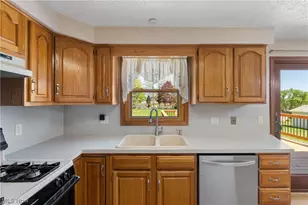 11074 Sagebrush Ave NE, Uniontown, OH 44685 - Photo 10