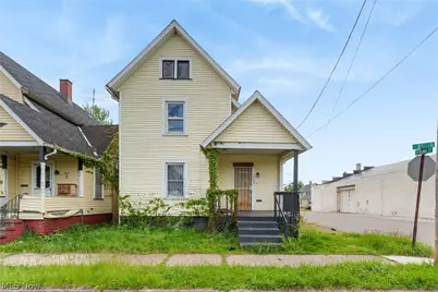 700 8th Street NE, Canton, OH 44704 - Photo 1