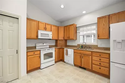 33888 Maple Ridge Boulevard, Avon, OH 44011 - Photo 12