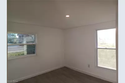 2450 Vestal Road, Youngstown, OH 44509 - Photo 12