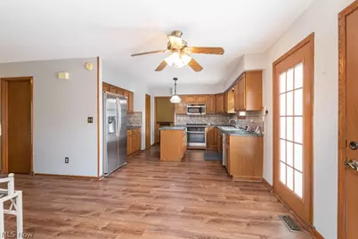 595 Montgomery Drive, Brunswick, OH 44212 - Photo 8
