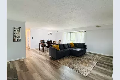 9731 Sunrise Boulevard #M31, North Royalton, OH 44133 - Photo 6