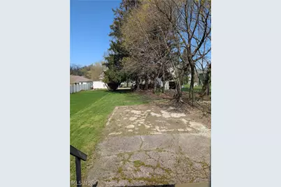 909 E 16th Street, Ashtabula, OH 44004 - Photo 14