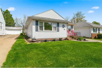 12023 Maple Leaf Drive, Garfield Heights, OH 44125 - Photo 4