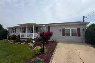 601 McKenna Dr, Williamstown, WV 26187 - Photo 2
