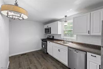1514 37th Street NW, Canton, OH 44709 - Photo 8