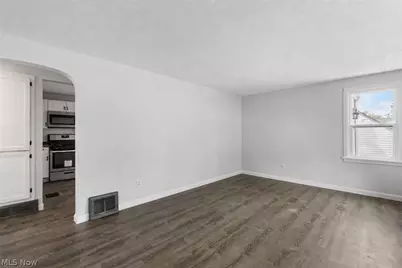 1514 37th Street NW, Canton, OH 44709 - Photo 2