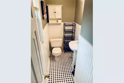 2318 W 19th Street, Loveland, OH 44113 - Photo 8