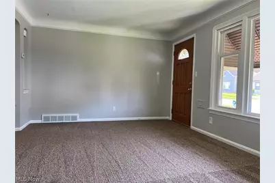 19313 Longview Avenue, Maple Heights, OH 44137 - Photo 6