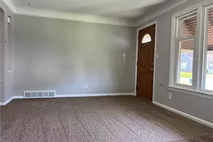 19313 Longview Ave, Maple Heights, OH 44137 - Photo 6