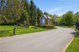 27 D Hunters Woods Dr, Canfield, OH 44406 - Photo 28
