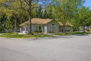 27 D Hunters Woods Dr, Canfield, OH 44406 - Photo 30