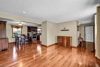 14194 Pine Lakes Drive, Strongsville, OH 44136 - Photo 8