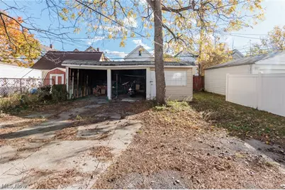 2035 Chesterland Avenue, Oakwood, OH 44107 - Photo 4