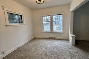 2035 Chesterland Ave, Oakwood, OH 44107 - Photo 8
