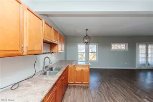 2035 Chesterland Ave, Oakwood, OH 44107 - Photo 24