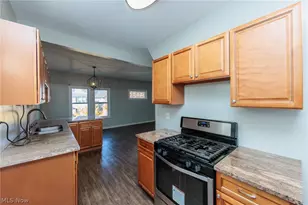 2035 Chesterland Ave, Oakwood, OH 44107 - Photo 30